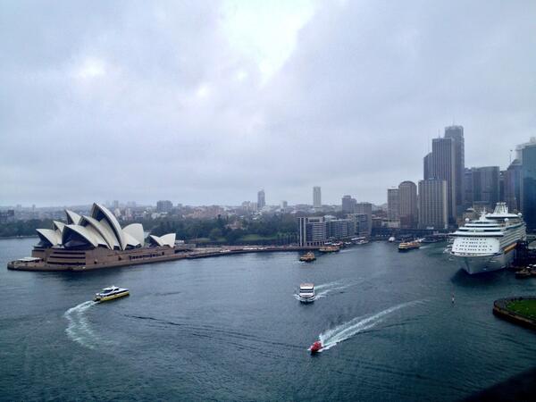 BennHunt's tweet photo. Bad day to cross the Harbour Bridge #Sydney #Operahouse http://t.co/Ov6A8Zil4m