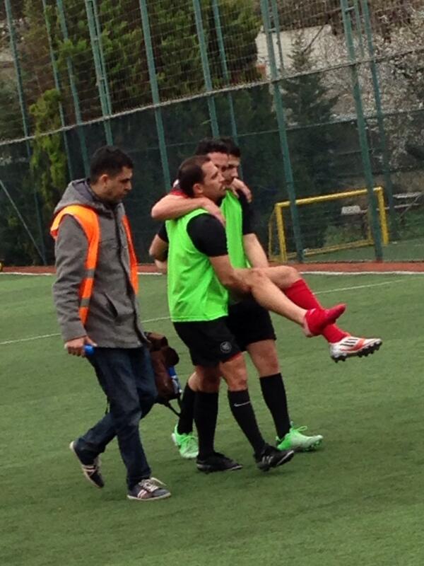 Rakibini sırtlayıp yardım etmektır <a href="/PazarLigi/">Pazar Ligi</a> ... <a href="/ThundercatFC/">ThunderCats</a>  <a href="/SKTeoman/">TeomanSK</a>