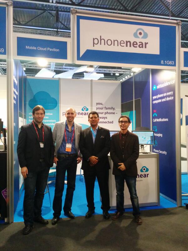 phonenear's tweet image. Last day of the show and the team is still standing strong! #MWC14 #Barcelona.