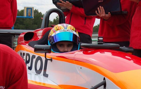 Primera experiencia y muy positiva con un Fórmula Renault 1.6. Adrian Muñoz en  circuito de Calafat. Felicidades !!!