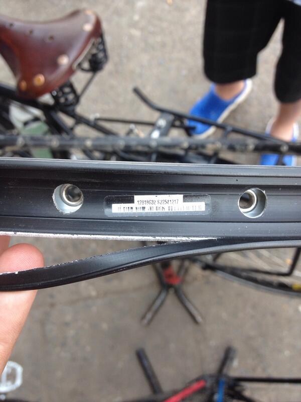 BackToBlighty13's tweet image. @MavicConnect rim was almost new. Only 2,500km on flat roads. Have you checked batch number?