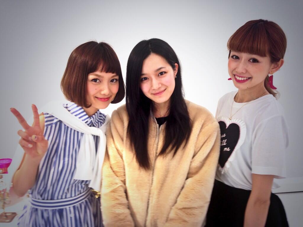 More モア En Twitter 木野園子ちゃん Cap Fake 武智志穂ちゃん Thpry Color の展示会にて ぷちサプライズが アイドリングの三宅ひとみちゃんに遭遇 実はひとみちゃん 5月号でモアビューティズデビューします モアビューティズ集合 Http T Co More モア En Twitter 木野園子ちゃん Cap Fake 武智志穂ちゃん Thpry Color の展示会にて ぷちサプライズが アイドリングの三宅ひとみちゃんに遭遇 実はひとみちゃん 5月号でモアビューティズデビューします モアビューティズ集合 Http T Co