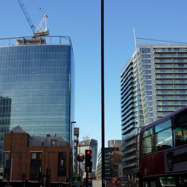 Char_Char_Slide's tweet photo. #BlueSkiesMakeMeHappy ♥ http://t.co/DnBcZGhHll