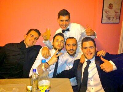 AlexMarth's tweet photo. Que noche mas buena pasé! Grandess http://t.co/xoStKgJKvA