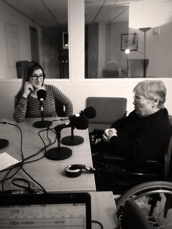 fundsalcom's tweet photo. Hoy nuestros #mayores nos cuentan cómo se divertían en sus tiempos de infancia #radio #MayoresenlasOndas http://t.co/cdeZGGff7i
