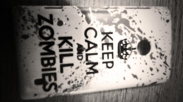 bzaerk's tweet image. Nouvelle coque ! #keepcalm #killzombies