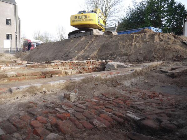 BrabantWonen's tweet image. #BrabantWonen - Oude muur gevonden op bouwplaats aan de Kasteelseplaats - bit.ly/1bIUwCE