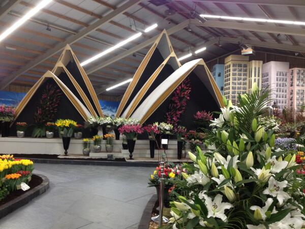 Gisteren opening van de prachtige bloembollenshow <a href="/vierdelente/">Lentetuin Breezand</a>, vandaag de start van de EXPO &amp; AGRI beurs <a href="/JPdeGraaff/">Jan-Pieter de Graaff</a>