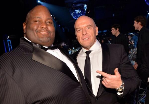 Finally let Huell out of the safe house and apparently he's doing comedy wtf? <a href="/CincyFunnyBone/">Cincy Funny Bone</a> <a href="/Lavellthacomic/">Lavell Crawford</a>