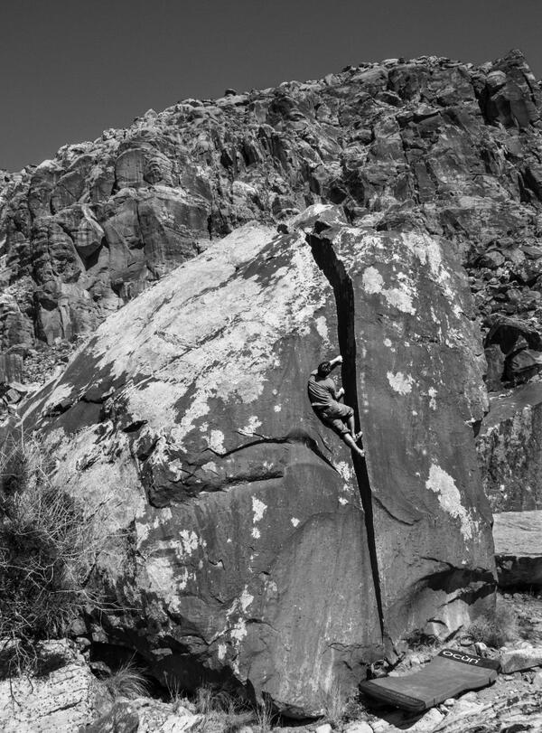 just got home from a great trip to #redrocks and #huecotanks with <a href="/jakob_schubert/">Jakob Schubert</a> <a href="/kathi_climb/">Katharina Posch</a> @lukaskoeb <a href="/mccollsean/">Sean McColl</a>