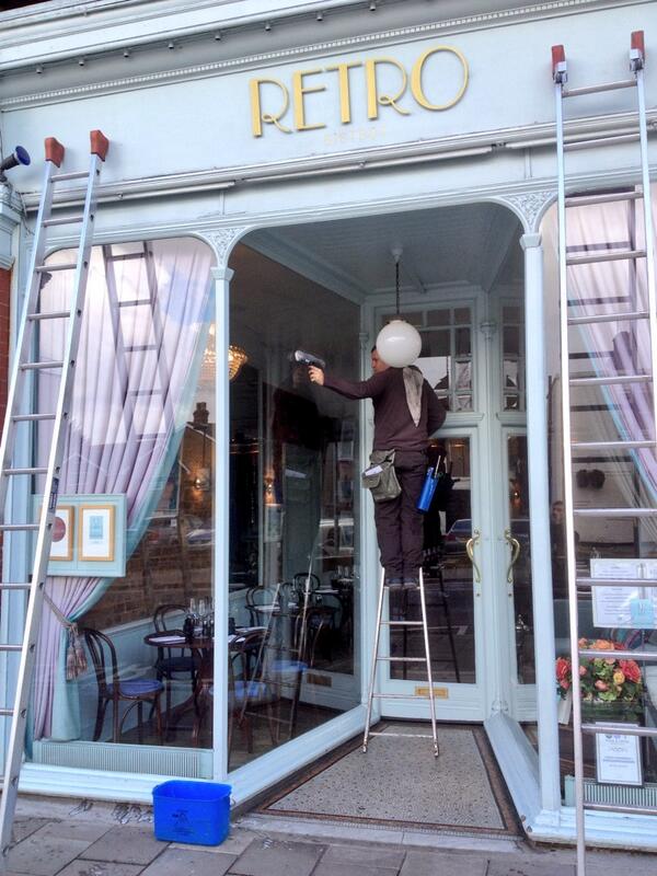 ClearvueWLondon's tweet image. The best #windowcleaners in #Teddington cleaning the best restaurant @RetroBistrot. Always nice to see Vincent.