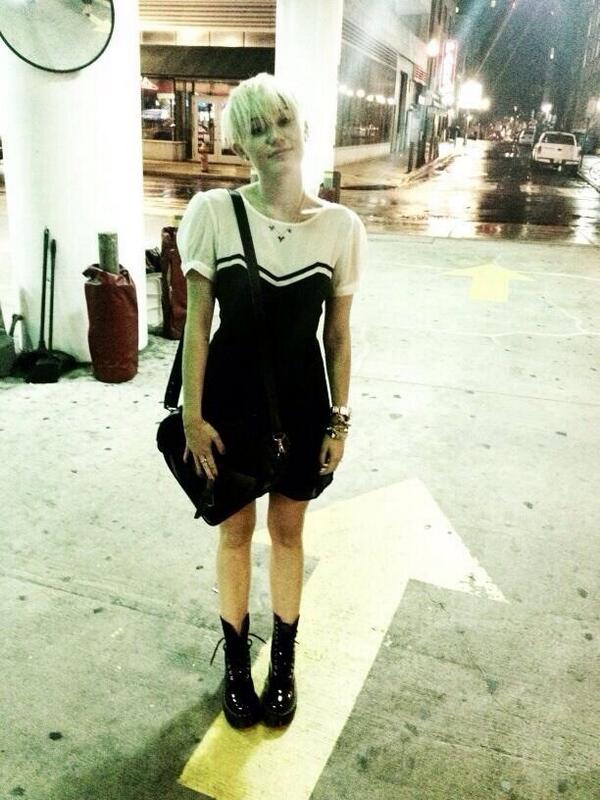 LifeOfAWalshie's tweet photo. Eventhough @MileyCyrus's older than me but she stays my baby!!! #spcuuuuuuteee http://t.co/EBDfwN8eo3