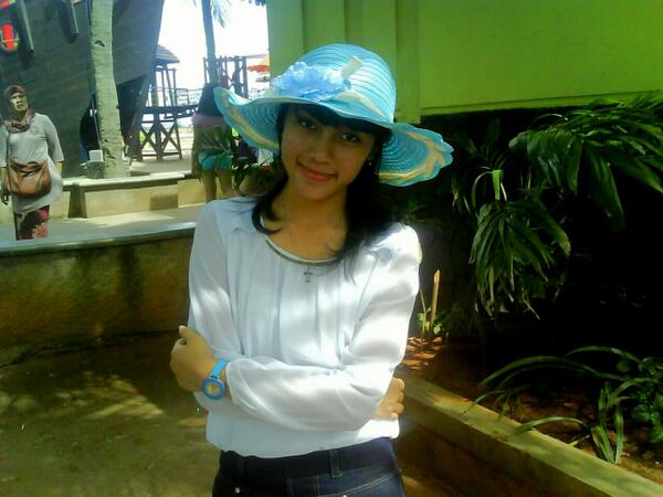 MAffril's tweet image. Ngantuukkk tapi masih asyiikkkk chat niiihhhhh!!"!!!