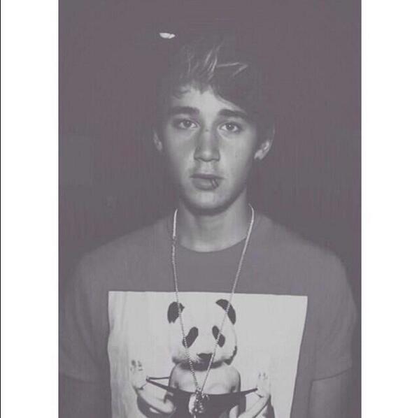 DaFaker_'s tweet image. 🌚