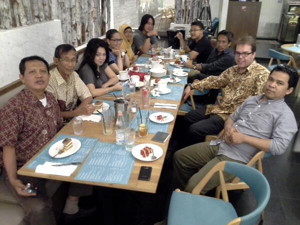 Grup wartawan peliput jumpa pers Batik Air di Singapura dinner di resto Delicious