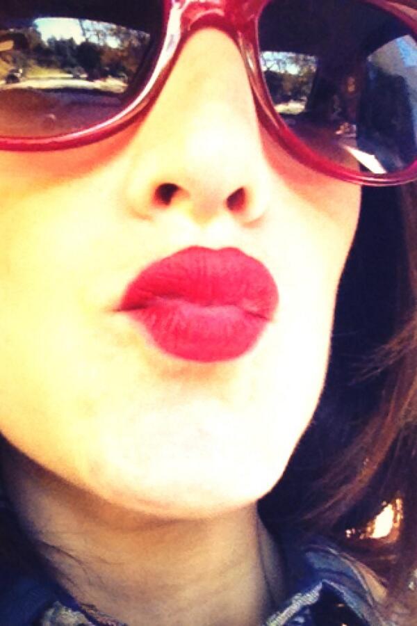 WildLadyDesiree's tweet photo. #tbt to when it was warm out! #warmthoughts #lovetaps #kissyface http://t.co/OCPpTD25g5