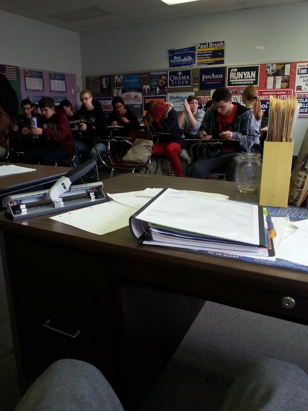 Draftful's tweet image. Deadass my class is filled with retarts