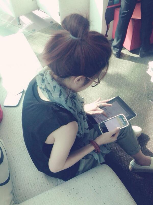 iamnadia's tweet photo. หัวฟูหัวบานมาหลายวัน พรุ่งนี้ถ่ายวันสุดท้ายแว้ววววว ฮู้ววว http://t.co/J9T9rMHkpc
