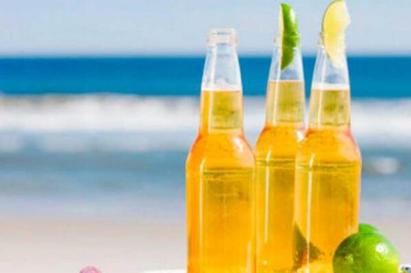 Nada como una #cerveza en #Puerto39 con sabor a #mar.