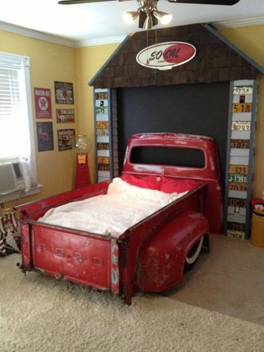 Skaha_Ford's tweet photo. Now this is a truck bed! #throwbackthursday http://t.co/0VLlodgAFF