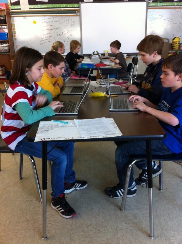 WauwatosaSTEM's tweet image. Working on our coding skills. #coolkidscode