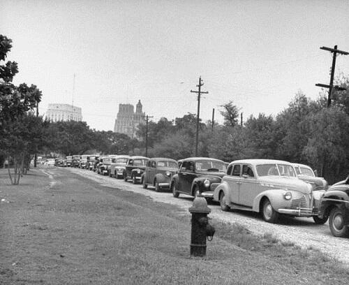 WorldClassAUT0's tweet image. Rush hour traffic still existed back in the day #ThrowbackThursday