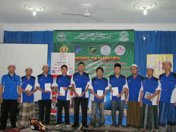 Prabowo1989's tweet photo. @RTIK @rtikjateng @mufidmasruhan @RTIKSemarang @fajareridianto @banyumurti http://t.co/upMAHWI4MU