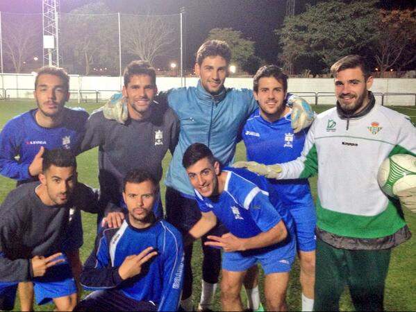 Plusco_21's tweet photo. @JLMartinToro: Todo preparad para mñana.A competir!Bien trabaja2! Campeones @Juakiwasi  @Isco_RA @igdw13 @Plusco_21 http://t.co/C7WAXkihhX""