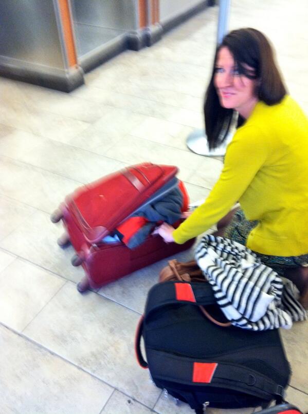 GrittyHitters's tweet image. Puffy coats don't fit in suitcases #packingnightmare