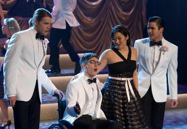 MsAndreaMedina's tweet photo. Beautiful bunch #glee #gleecostumes @chordoverstreet @druidDUDE @DarrenCriss @JennaUshkowitz http://t.co/sBngHlLtW7 http://t.co/To3N5cymFs