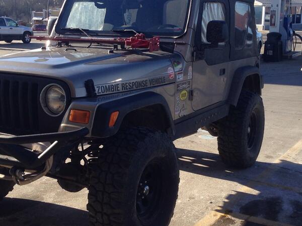 Callieg26's tweet photo. Zombie apocalypse vehicle @onlyatrolla http://t.co/juWk0uVaB2
