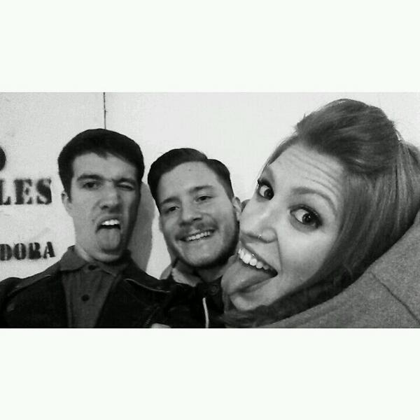 Al mal tiempo buenas son nuestras caras