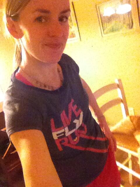 melissagacek's tweet photo. Blue and pink #flystyle yeah pretty much wore this all day #easyrunday @oiselle http://t.co/yOXCeBSTYg