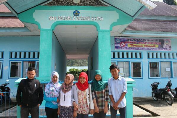 himapess_unitel's tweet photo. Sosialisasi Telkom university dhari ketiga di SMAN 2 Batang Kapas @vyscaderma @vyscaderma @windasohada @ngkaaaa dll http://t.co/wU0K9kT285