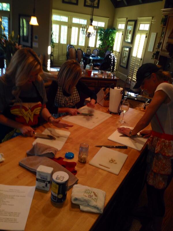 CatherinVaritek's tweet photo. Teaching my girlfriends the art of cooking!
http://t.co/YC0kgSl4p6 taking off soon!!!
#SmoothCooking http://t.co/PWveLeatNE