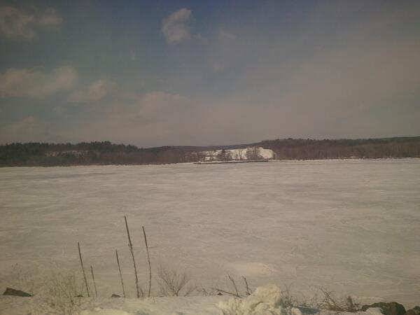 KunleIRAK's tweet image. Party in the middle of the Hudson River. Bring Skates &amp;amp; wet suit. #andweed