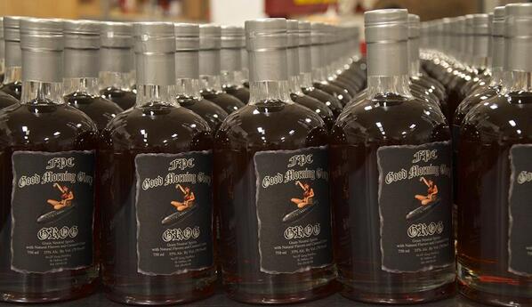 FuelNW's tweet image. GREAT day @craftdistill in @sthelens with @GrogMe  How lucky are we to be on THIS bottling line?!? @TravelOregon