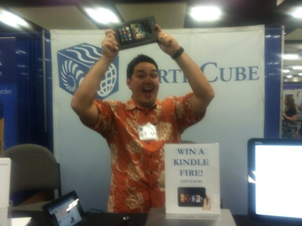 EarthCube's tweet photo. Congratulations to our #EarthCube co-winners, @GuamCoral & Elizabeth Eubanks! #2014OSM http://t.co/fcB8npxcg0