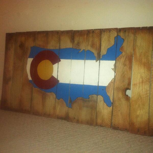 maggiez424's tweet image. Awesome 2x4 ft from #artist @ChazEmmonsArt. Silent auction item at @ColoTechAsn #CLevel2014 #VisualBeatsByChazEmmons