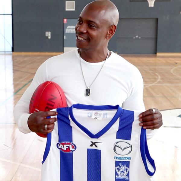 We were lucky to have Dave Chappelle in today to see @HuddleNMFC and practice what he preaches: unityyyyy #NMFC