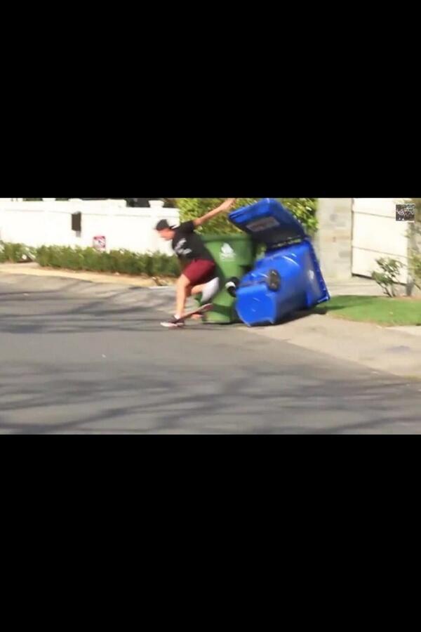 bizexuality's tweet photo. #ThreeStepDoorKnocking funniest part I was crying of laughter 😂😂😂 http://t.co/ZBnF6C0aAH