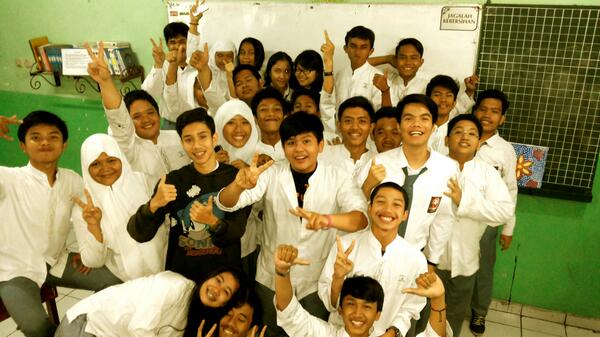 Social3_31's tweet photo. We love you juan!♥ @JuanBhwk http://t.co/MAv8aZKbjr
