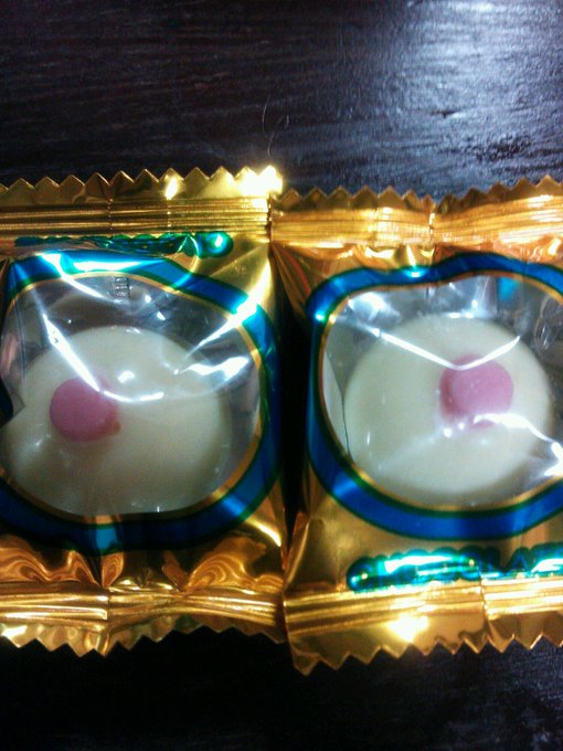おっぱいチョコレート可愛い(*&acute;꒳`*)綺麗なおっぱいだのう(//&nabla;//) http://t.co/INzeUb6nef