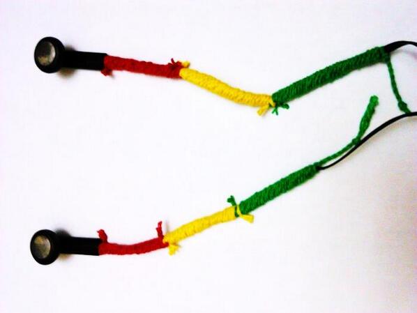 StringTheory456's tweet image. Here is our product. They are €5. Or we can customise your own earphones for €2. :)