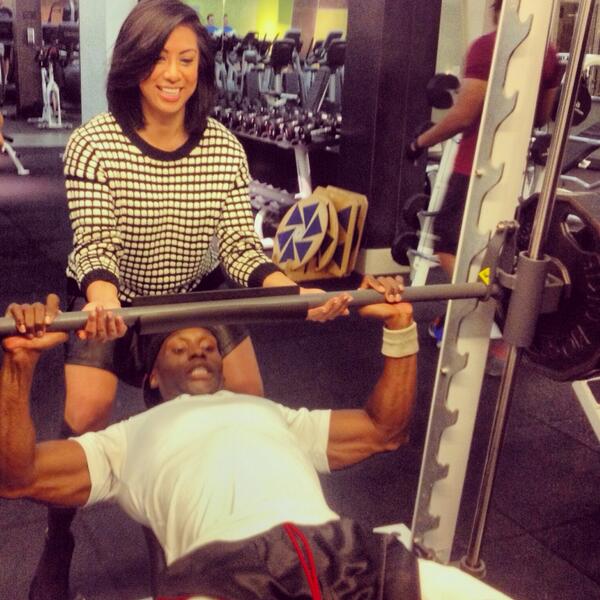 DBDonamatrix's tweet image. I&apos;m doing NFL COMBINE numbers with @onlyannalisa as lil motivation behind me #matrixmindset #mindrightbodyready