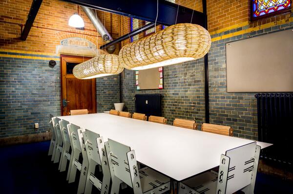 Looking for remarkable #DutchDesign lighting? bit.ly/N1RTRh
#lartido #mozes #pelidesign #berlage