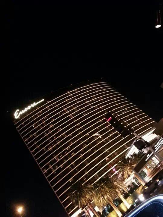 MissMexicoV's tweet photo. Vegas ♡♥♡ http://t.co/mNkFLMmSBN
