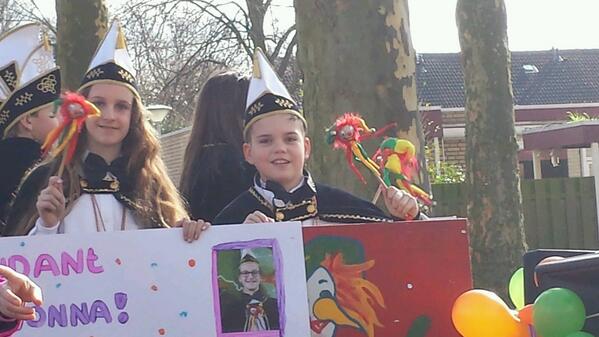 altieddeletste's tweet photo. adjudant dylano #alaaf http://t.co/ElC7l1OroH