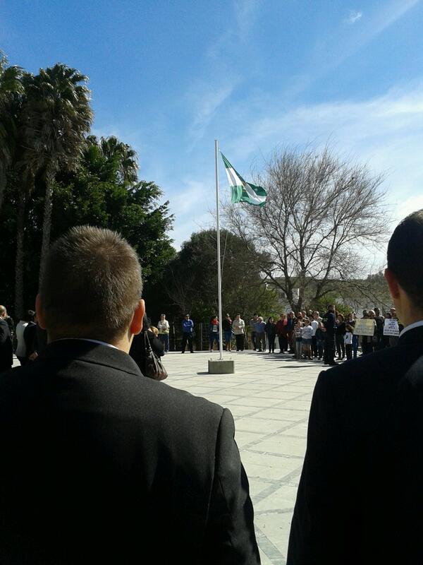 La blanca y verde ondeada por el viento de levante. Himno de Andalucía por Andalucía y Blas Infante.