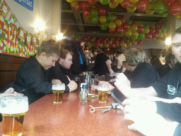 Gezellig tafelen met <a href="/GrolseTonnekes/">C.V. De Tönnekes</a>